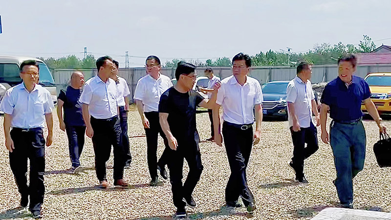 李朝暉一行蒞臨十里長(cháng)山文化旅游產(chǎn)業(yè)園視察調研