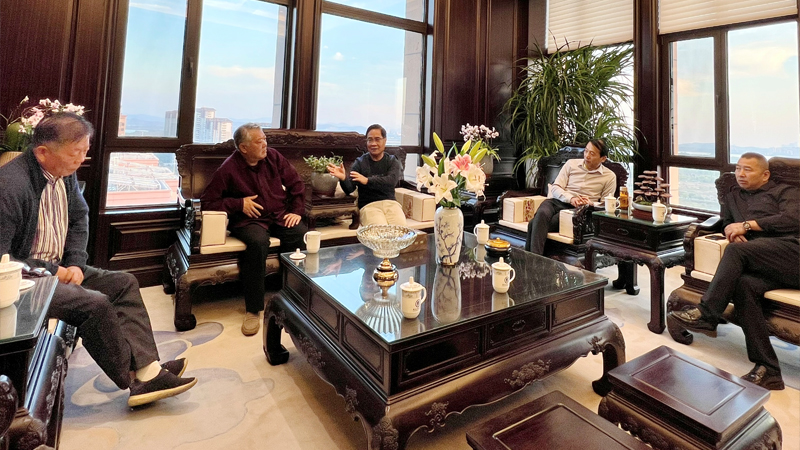 張此潛、王金玉、吳家琦一行蒞臨我司參觀(guān)交流